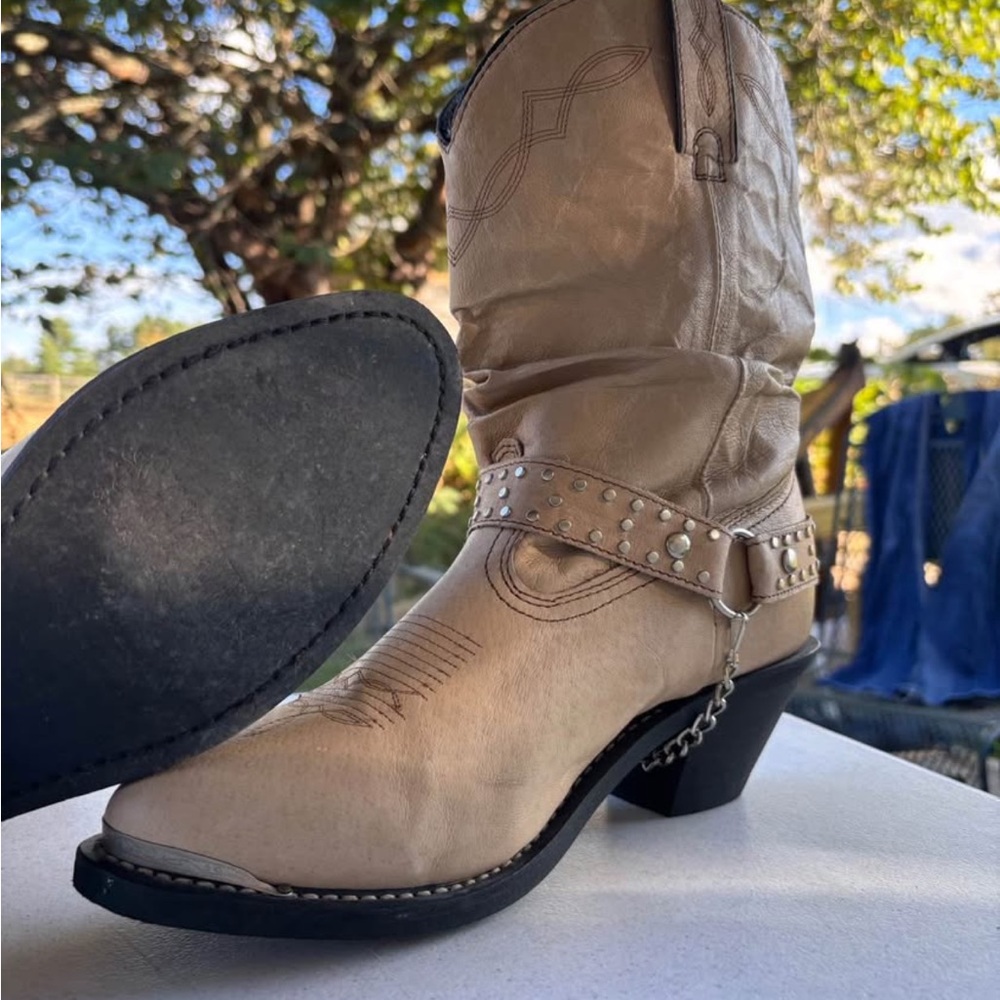 Shyanne Beige Heeled Western Boots